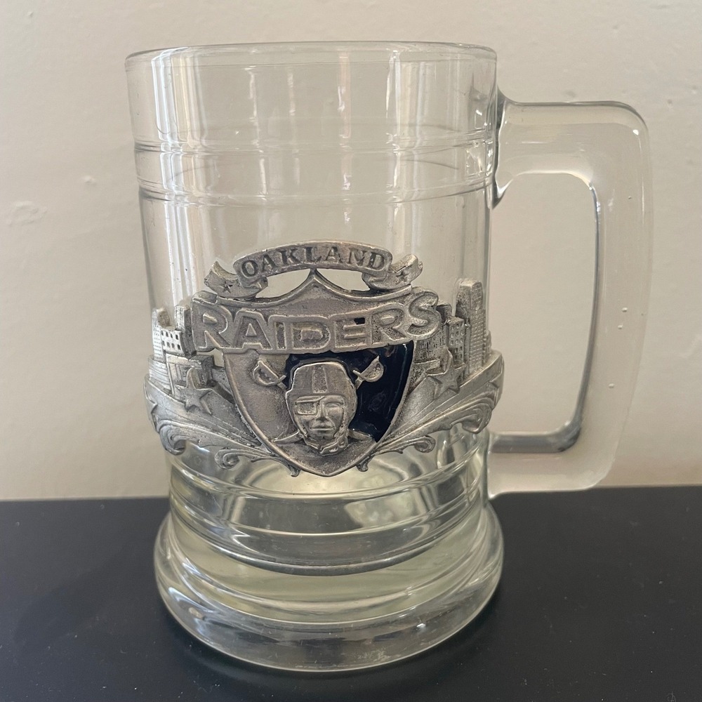Vintage NFL Oakland CA Raiders Glass Beer Mug Football Raised Metal Emblem‎ READ